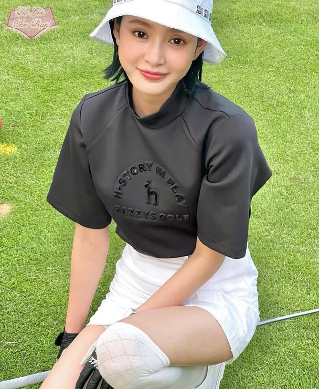 Ca sĩ Hiền Hồ với trang phục golf thời thượng trẻ trung